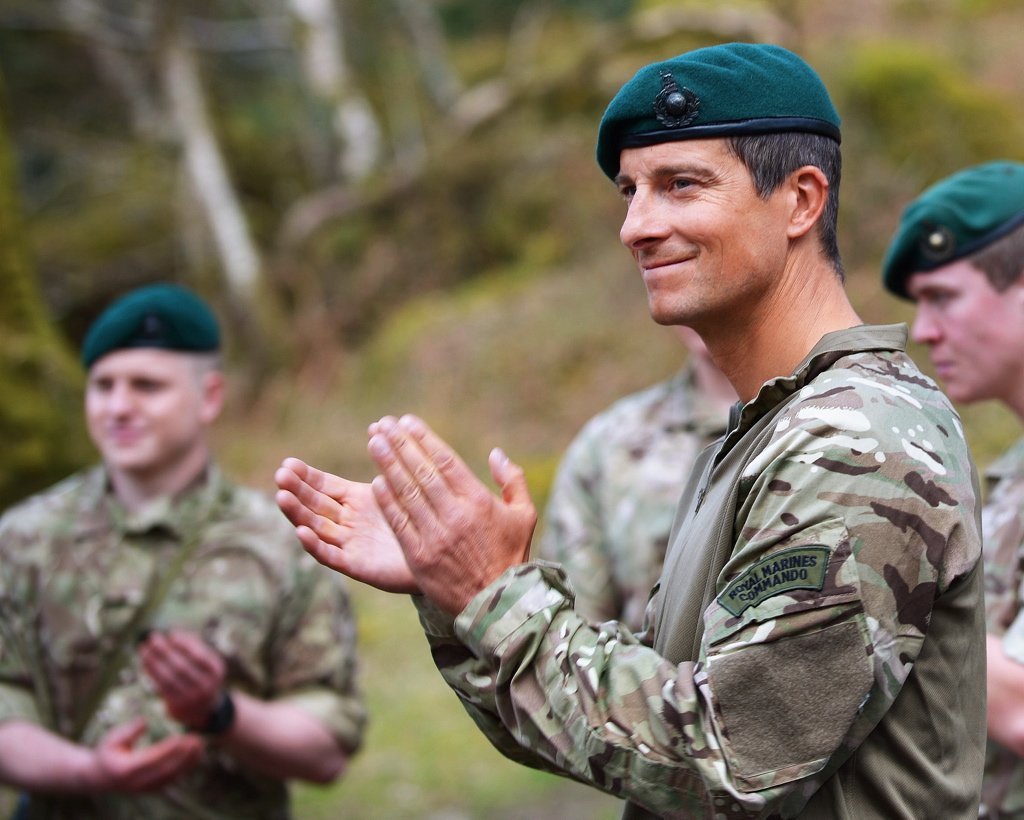 CommandoTRG's tweet image. Bear Grylls congratulates the new Commandos of 211 Troop #commandotraining #30miler #royalmarinescareers