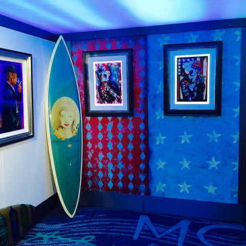 Blutulippublish's tweet photo. #Illuminapp looking stunning in yet another #gallery @Vermilion_Art #Knutsford #TerryBradley #art #illuminated https://t.co/RmtysDlw7L