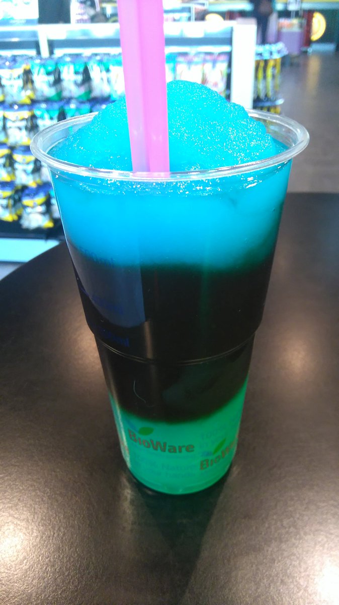TheN3Rk's tweet photo. Accidentally slush ice.. Is this bad? :0 #batmanvsuperman #AccidentallyDcUniverseAndKindaLikedIt #SaveMeSuperman https://t.co/uCxY87mLh4