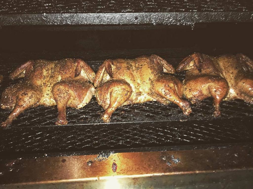 bohemian_bbq's tweet image. Got busted #spatchcocking again! #BBQ #chicken #foodtruck #austin ift.tt/20EuZQb