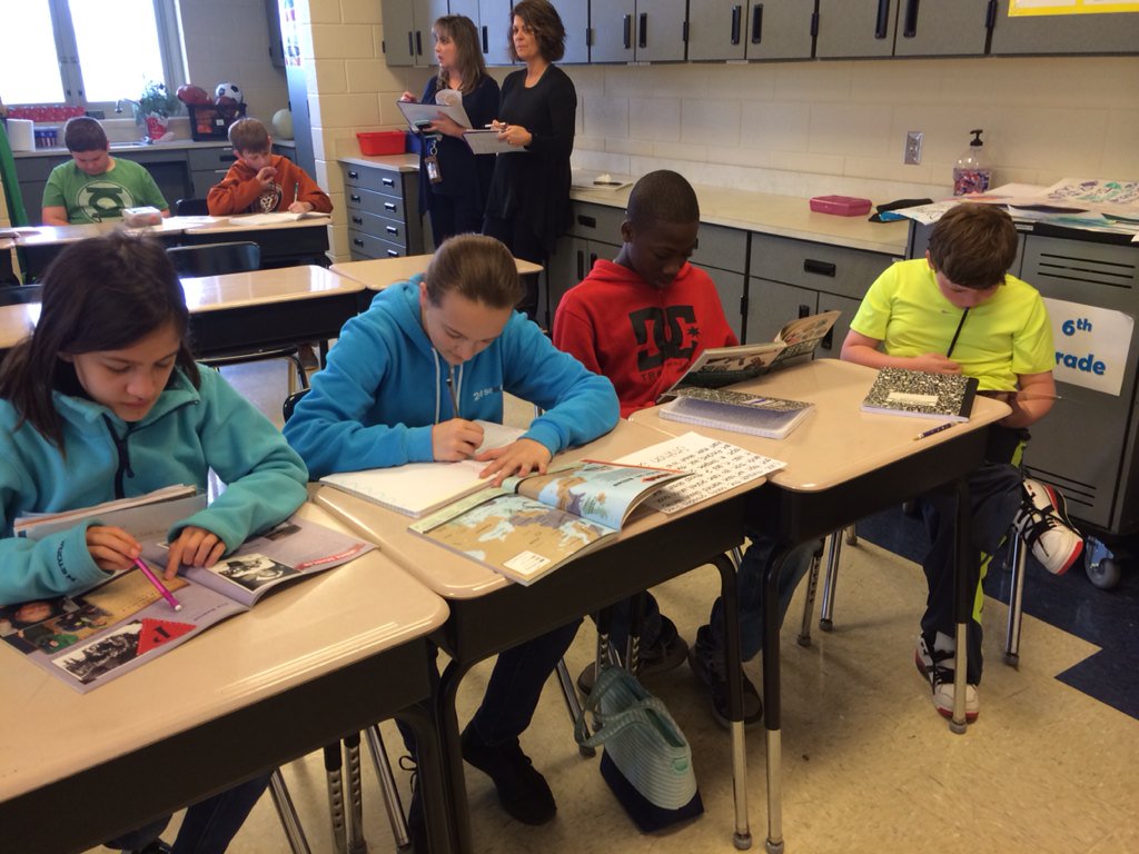 ToshaSwearingen's tweet photo. @ColemansMavs Ss were immersed in artifacts &amp; literature about WWII #mcesmavs #mcslearn https://t.co/jayQqzIRxa