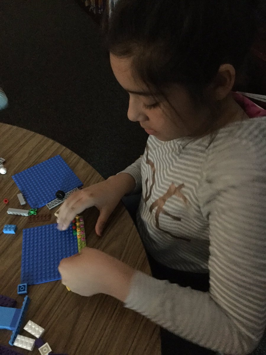 DWE_Library's tweet photo. #LEGO town collaboration!!! #LEGOIdeas https://t.co/Wdrc3UKmgS