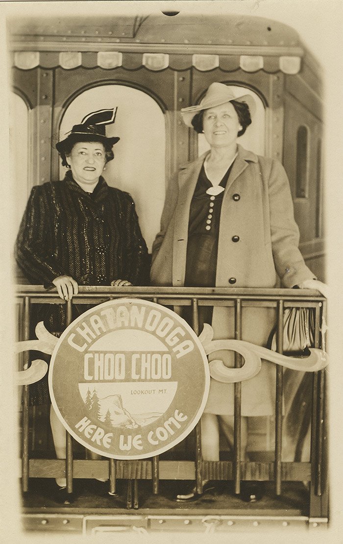 picnooga's tweet photo. 1940s #Chattanooga photo op. #ChattanoogaChooChoo #History #ChaHistory https://t.co/DSKYOl71d5