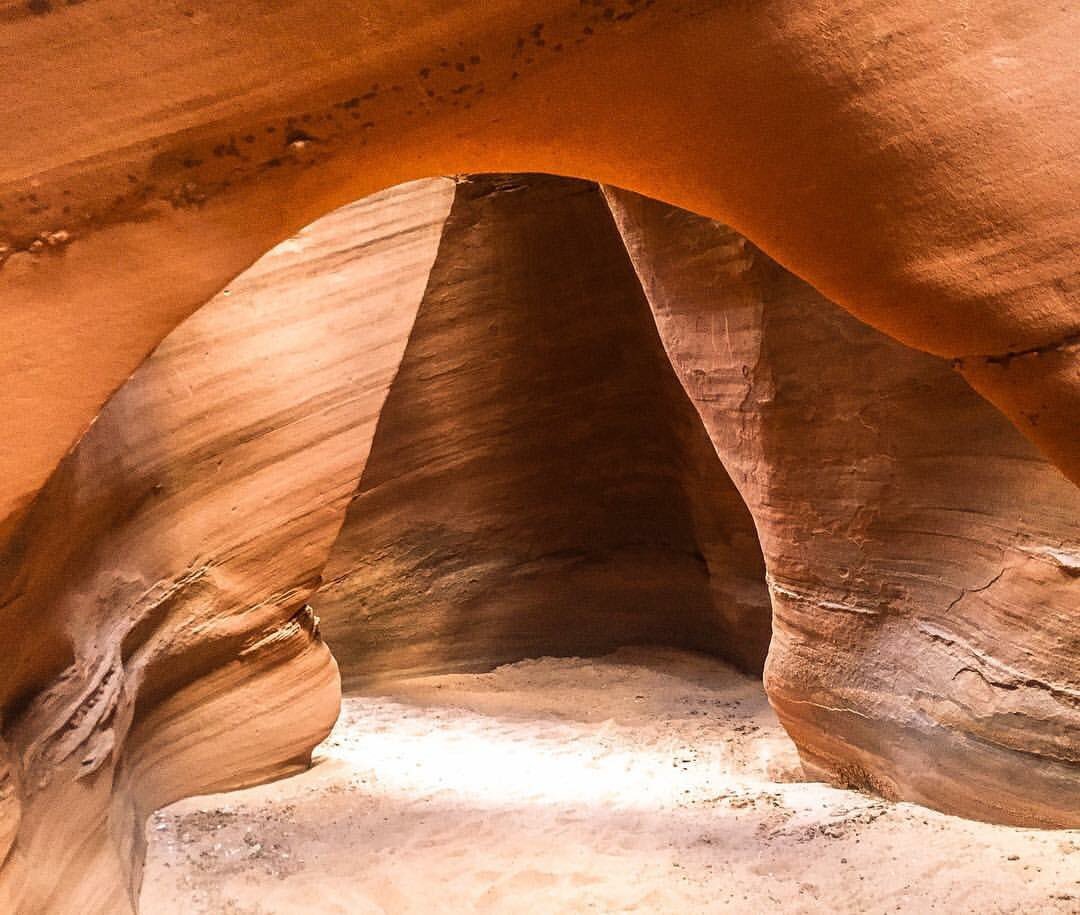 3footedcat's tweet photo. #tbt to #SpookyGulch With @wacthompson3 #3footedcat #slotcanyon #escalante #utah #utahisrad #beUTAHful #photography https://t.co/23MbcyEEZ5