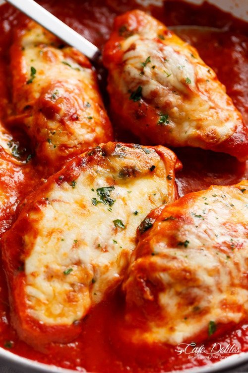 AwwTexts's tweet photo. Mozzarella chicken in tomato sauce https://t.co/ln7Z6VVyQi