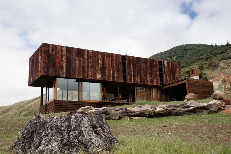 CONTEMPORIST's tweet photo. This hillside home goes for the rusty and rustic look in a big way https://t.co/PFA6VogqyF
#architecture #newzealand https://t.co/HAAERfYeQT