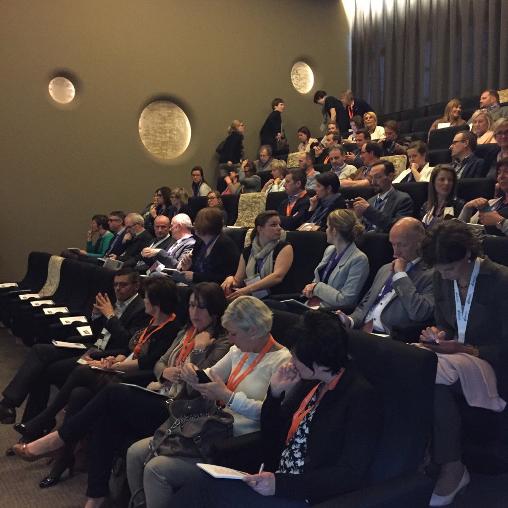 SDWorxBelgie's tweet photo. De HR-managers op #FIPday2016 hebben het komende jaar op hun agenda staan: flex arbeidsuren en - verloning#bevraging https://t.co/Mtwma2psQ6