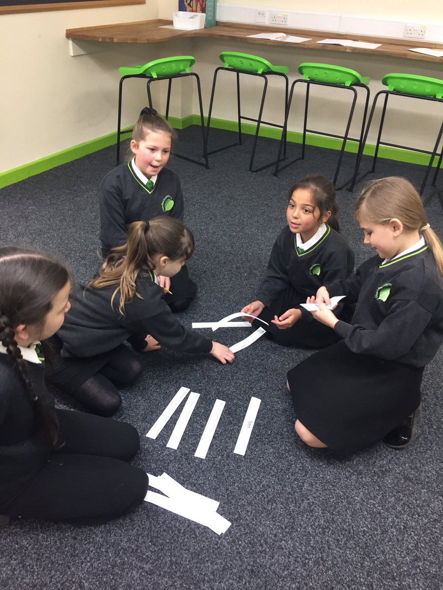 OnoFnlomce_net's tweet photo. Reciprocity, reflectiveness and resilience. Y4 working as teams on estimation and measurement #LRAY4 #BLP. https://t.co/c5Tg0dKtgI