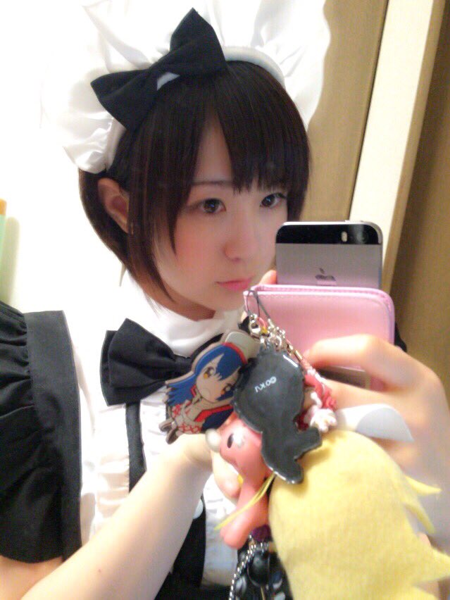 yomichiyuki's tweet photo. 大阪の民はショートカットのほうがすきかな？

こないだの自撮りで
・顔が携帯で隠れてる
・顔アップが欲しい
・ショートのほうがいい

等のご意見を参考に！

ガーターにして、カチューシャもかえてみた！
大阪熱がとまらないよお https://t.co/CHzJRzlWq8