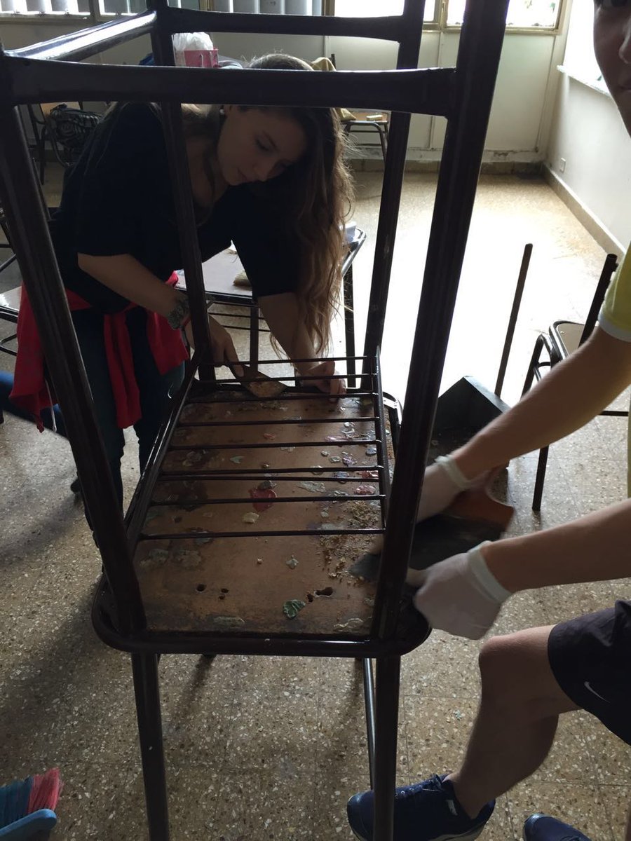 ListaX20_'s tweet photo. Así estamos trabajando, con mucho esfuerzo y ganas. Vení a ayudar a tu escuela! https://t.co/Tzvxk0UFnn