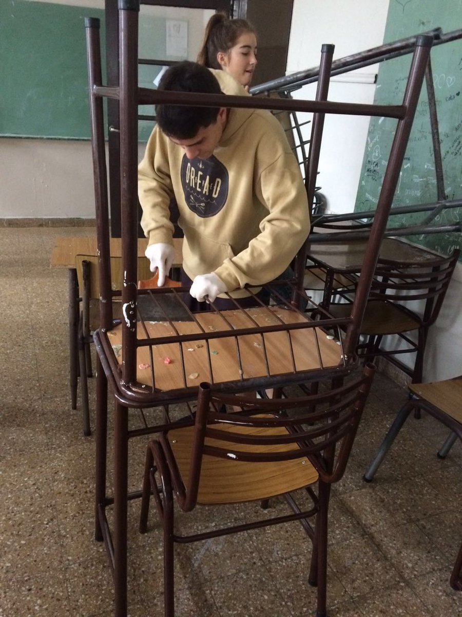 ListaX20_'s tweet photo. Así estamos trabajando, con mucho esfuerzo y ganas. Vení a ayudar a tu escuela! https://t.co/Tzvxk0UFnn