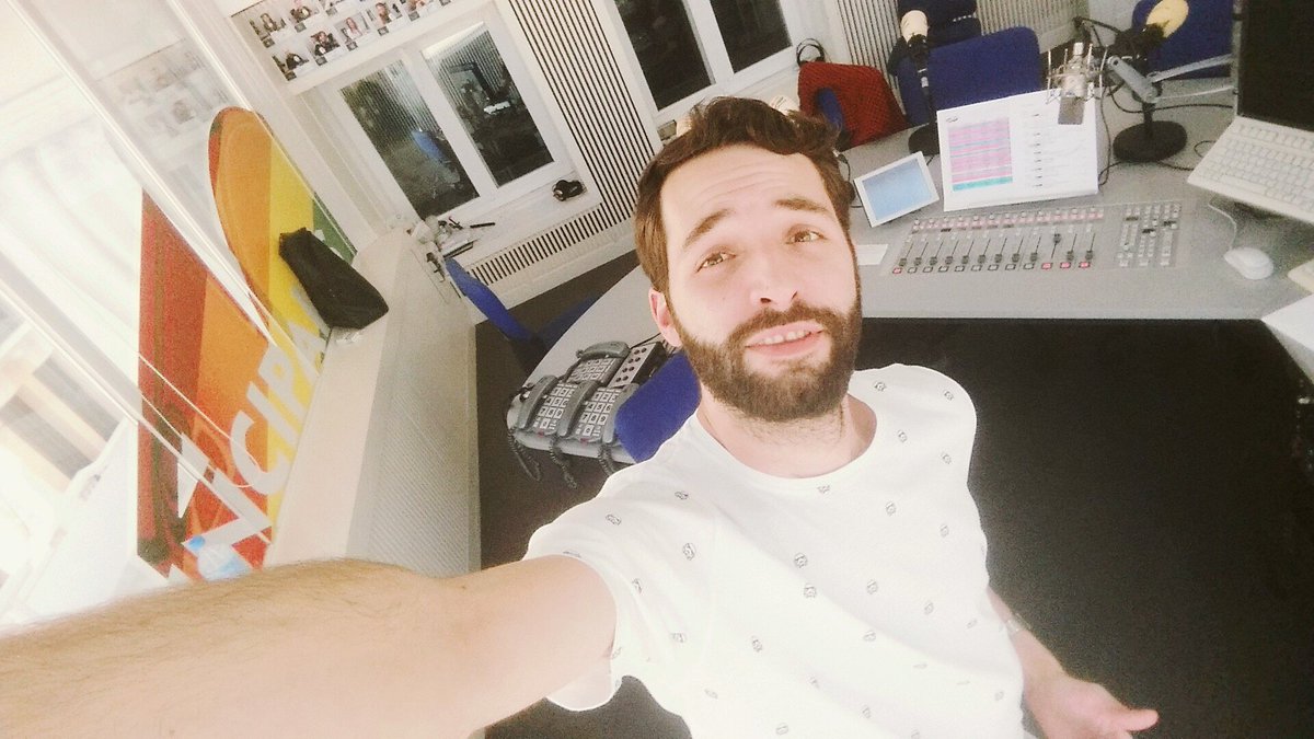 JorgeSanchezFM's tweet photo. Ready para tí! Ya estoy en DIRECTO en @Los40_Spain #Jorgeenlos40 🐯 https://t.co/f26sSsMrT7
