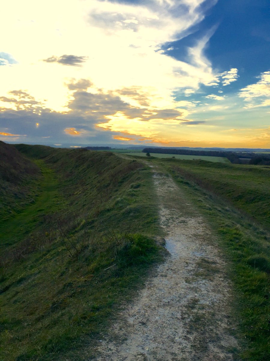 theeatingexpert's tweet photo. #nordicwalking around Badbury Rings https://t.co/mJRHKFlYNr