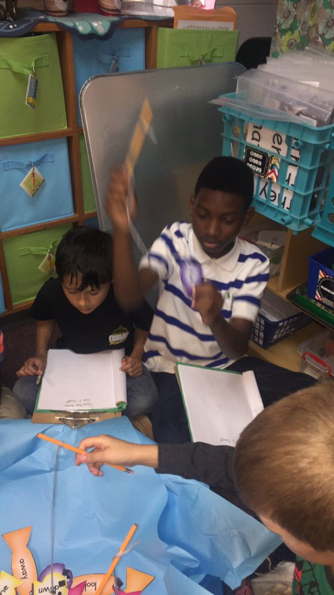 khamptonteach's tweet photo. Fishing for sight words #classcampout #classroomtransformation https://t.co/suEetOoiTX