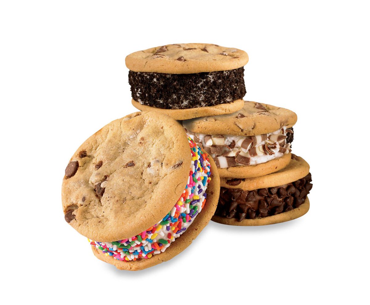 MetzatGannon's tweet photo. #metzhack Cookie Ice Cream Sandwich. Grab two cookies at the bakery and ice cream & toppings from ice cream station https://t.co/h1E1XiiqBs
