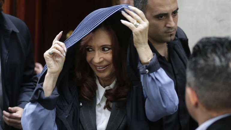 Oreno_C's tweet photo. Como que Elisabet no estaba en los #PanamaPapers ?
Acá tá !!!
https://t.co/xvpRMIDp3h https://t.co/dNLbxa6iiz