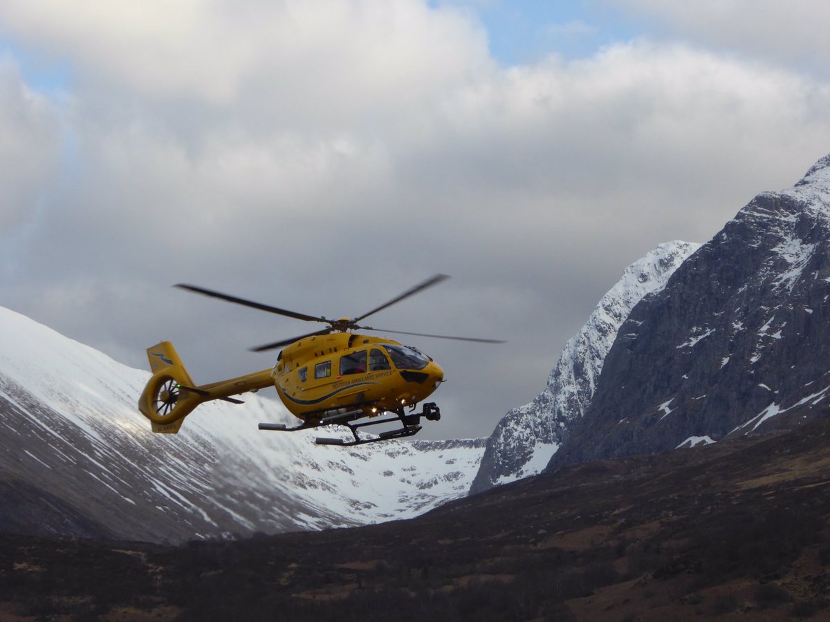 torque137's tweet photo. Earlier today in Fort William @scotambhelimed5 @EMRSscotland @Scot_STAR @Scotambservice .🚁🚑👏🏻#helimed5 #H145 https://t.co/YCnTDey6V9
