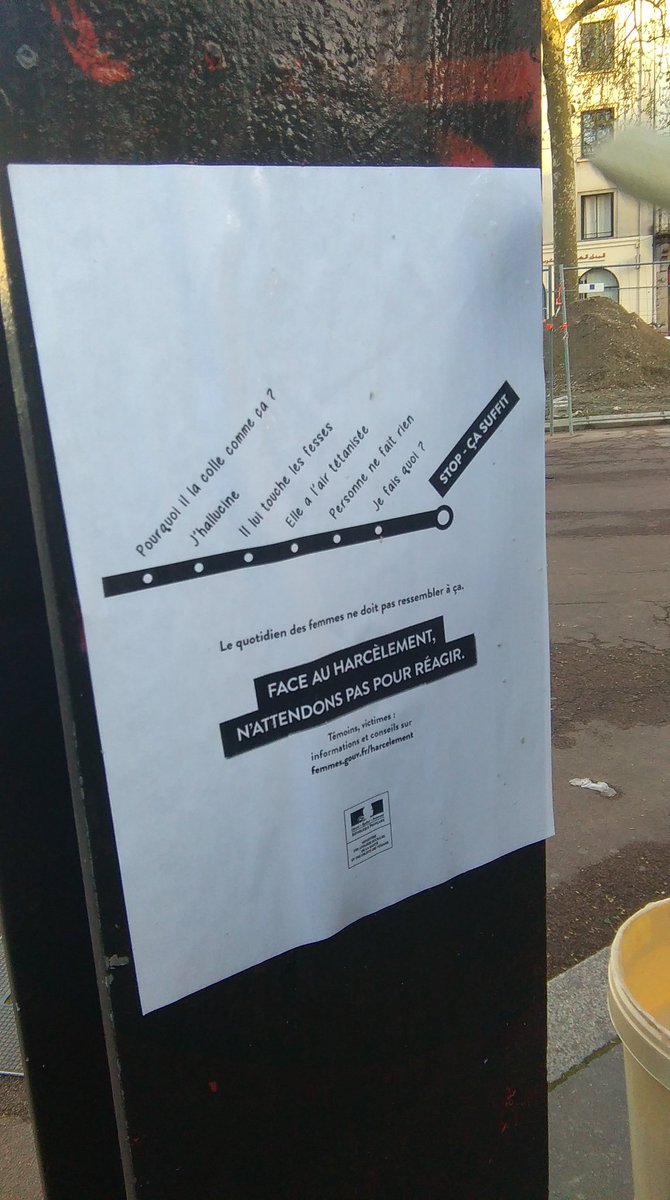 Stophdr44's tweet photo. Ce soir on a collé la campagne officielle contre le harcèlement dans les transports ! https://t.co/ASqJROzYmK