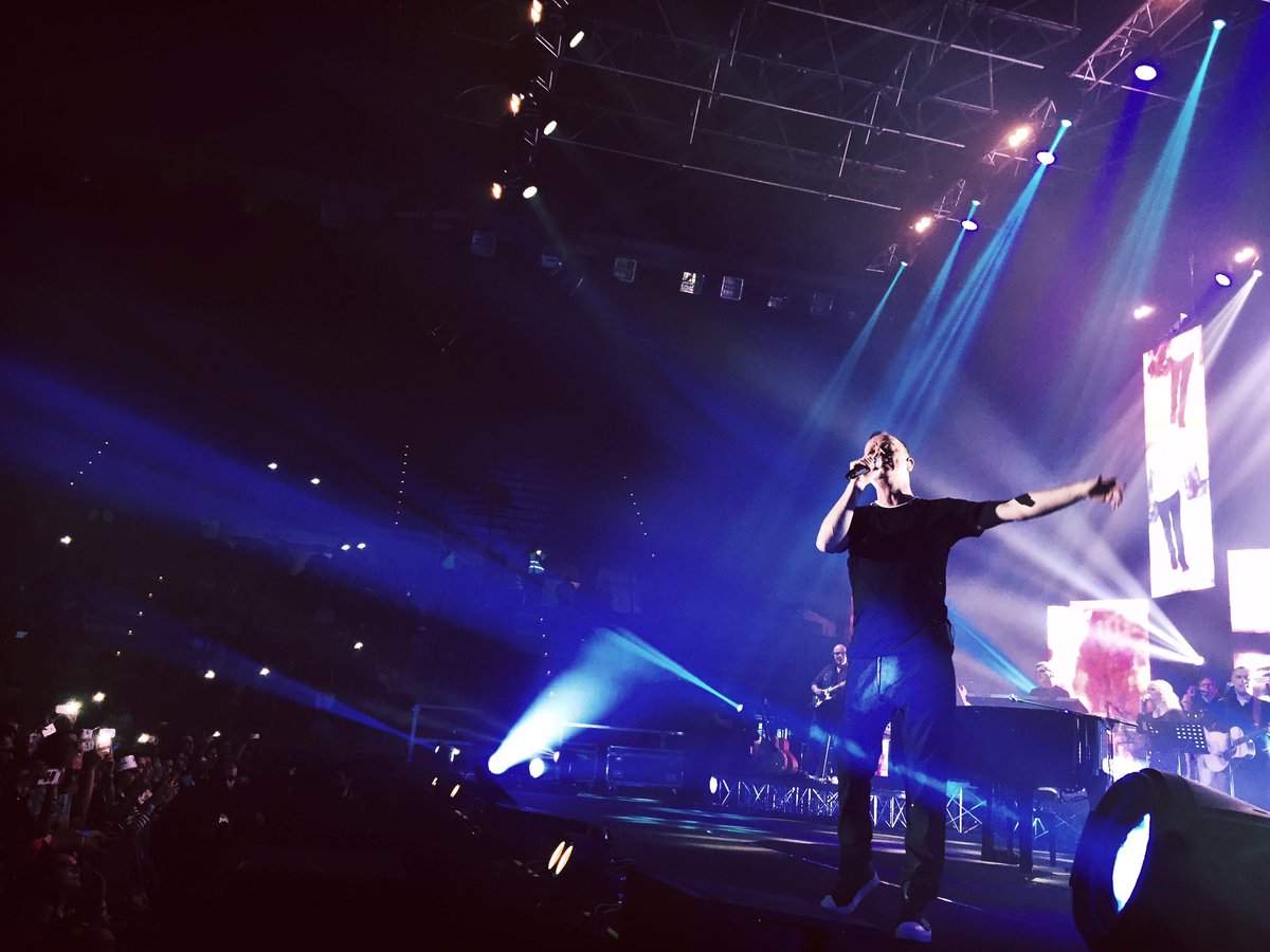 _GigiDAlessio_'s tweet photo. Buonasera Taranto, stasera chiudiamo in bellezza!
#MalaterraWorldTour #CampaniaSiCura #LaBuonaTerra https://t.co/0GHzRMQbax