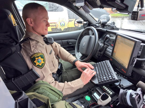 KREM2's tweet photo. A deputy pulled a woman over for speeding & ended up praying with her. Here's why: https://t.co/LAzndq8vYR https://t.co/ARfGjtjYkS
