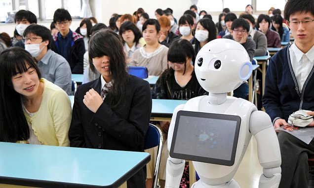 EvanKirstel's tweet photo. Pepper the 'emotional' humanoid becomes first robot to attend SCHOOL https://t.co/CIg0nuXIdz https://t.co/6OKIjjirLP