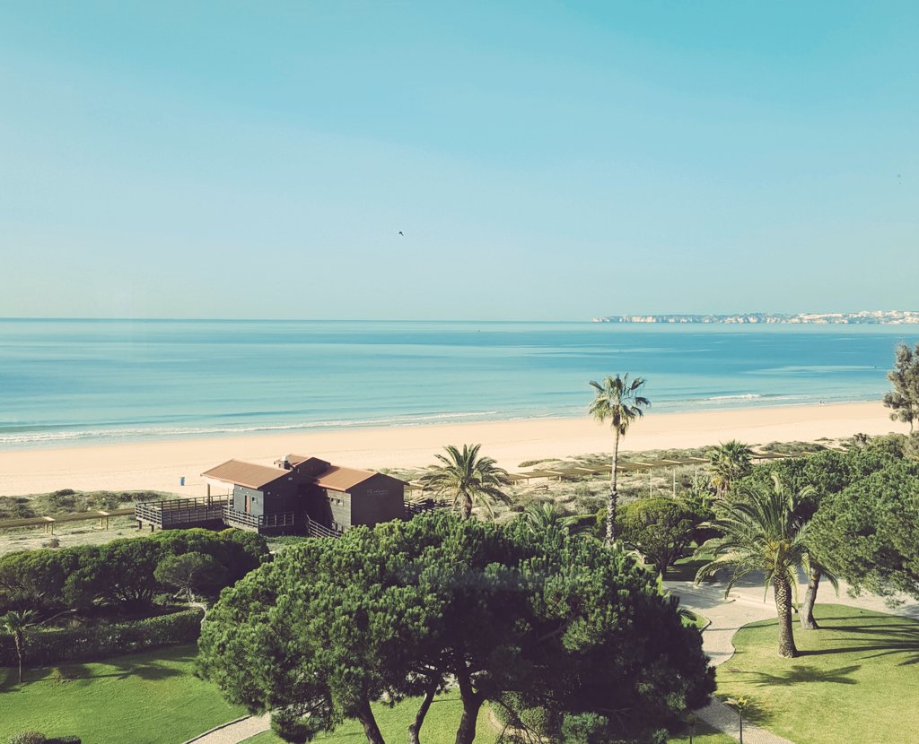 Mikeyotoole7's tweet photo. My latest #blog for @Golfbreaks1 'Treat yourself to a golf break in Alvor'
Read > https://t.co/IvzymMTj10 #Golf https://t.co/cvpSb6Jjvh