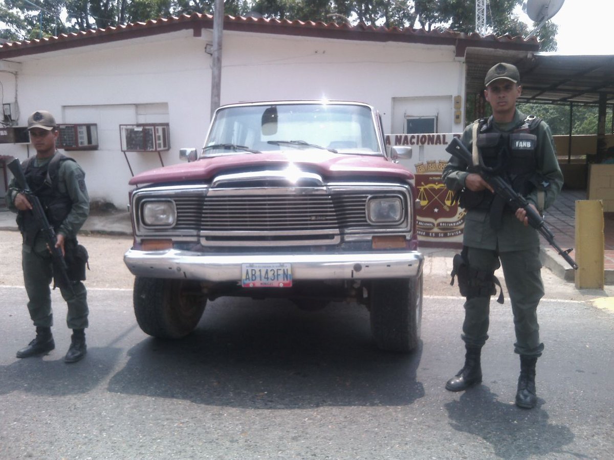423Destacamento's tweet photo. #GNB D-423 Puesto Pardillal, recupera vehículo solicitado por en el Municipio San Casimiro. https://t.co/VAtdgRP5J5