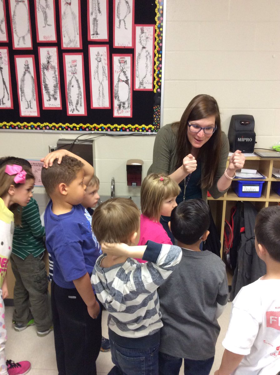 Mrs_E_Taggart's tweet photo. Sequencing  and pic collage with instructional coach  #team512 #teamcomanche @Buffaloes_SMSD https://t.co/AINm5YcOPI