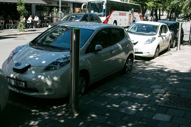 60% of New Cars In Norway Were EVs Or Hybrids In March cleantechnica.com/?p=100703