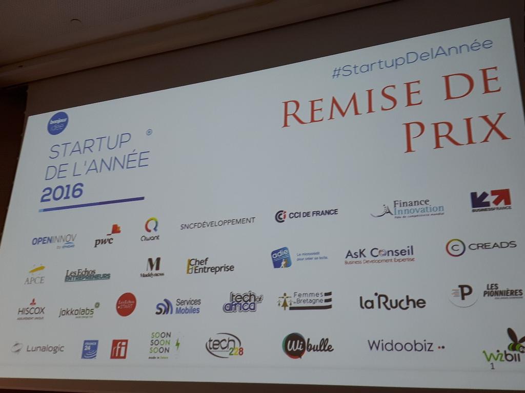 sinatous's tweet photo. C'est  déjà la remise du prix #startupdelannee. @RFI et @France24_fr partenaire du prix de la startup africaine. https://t.co/CY7JqekzCE