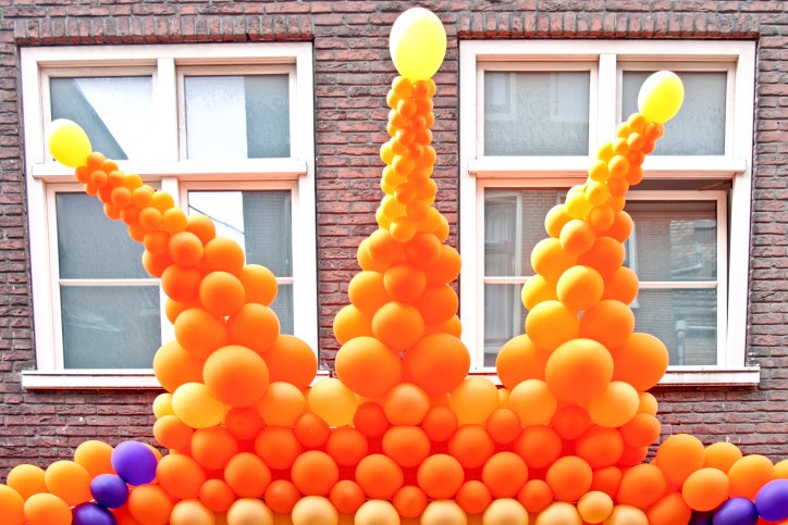 De_Stentor's tweet image. Handsome Poets op Nieuwe Markt op Koningsdag in Zwolle destentor.nl/regio/zwolle/h…