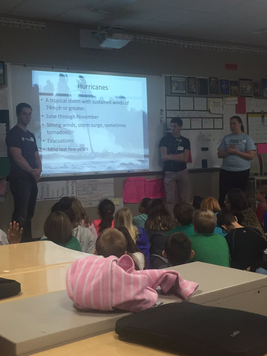 learningrocks5's tweet image. ISU students sharing their weather knowledge. Great presentation! #RCProud #RCTopDogs #RCLearns