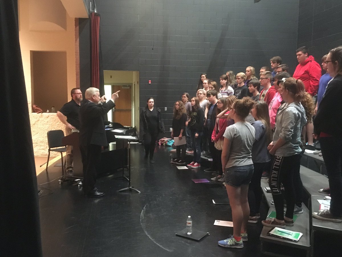 g_molinary's tweet photo. Dr. Detweiler of Morehead State working with our choir students of BCHS! https://t.co/bs38oMkdtg