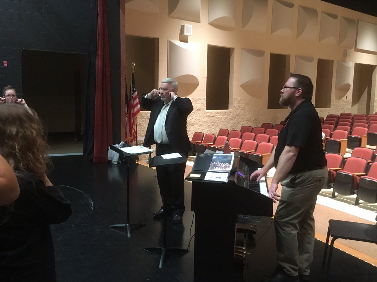 g_molinary's tweet photo. Dr. Detweiler of Morehead State working with our choir students of BCHS! https://t.co/bs38oMkdtg