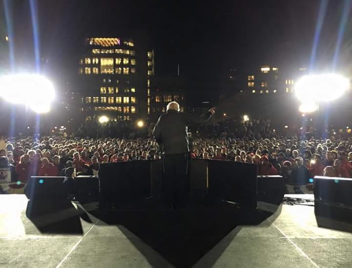 BIGMAKK_'s tweet photo. Bernie going in at Ultra https://t.co/QwZ6s4El7p