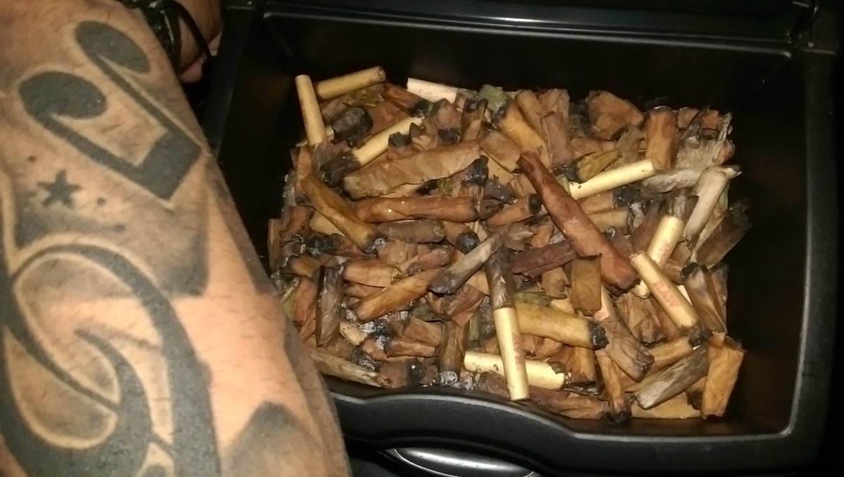 rumorhasit407's tweet photo. Lms who smoke more than us! 🔥⛽ https://t.co/MXGmw5AMBW