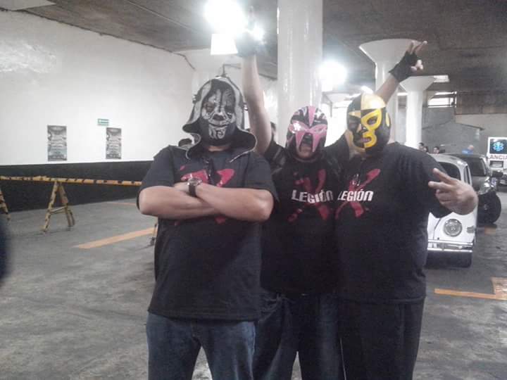 LegionXRing's tweet photo. Mientras nosotros estemos la #LuchaLibre no caminará sola. #LegiónX, #ExtremosDiAMadres, #YoSoyLegiónXyTú. https://t.co/vv0GSzqQ6I