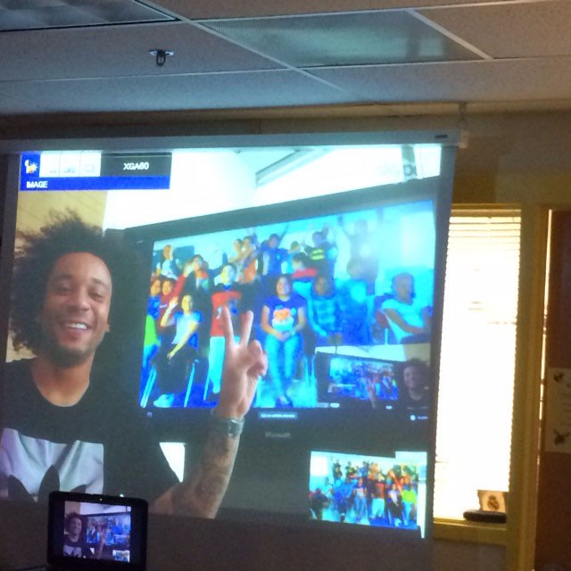 Soccer player Marcelo talking with 4th and 5th graders @KeySchoolAPS <a href="/coachpondkey/">Micaela Pond</a> @EscuelaKeyFifth <a href="/Drmlmyers/">Marjorie Myers</a>
