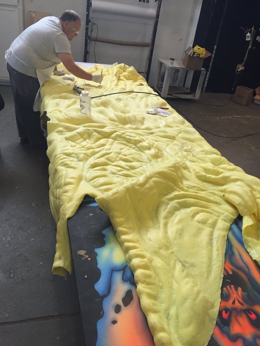 SallyDarkRides's tweet photo. This is what re-skinning a T-Rex looks like. #onlyatSally #TRex #workinprogress #animatronics #SallyCorp #dinosaur https://t.co/f8uz68R7Kg