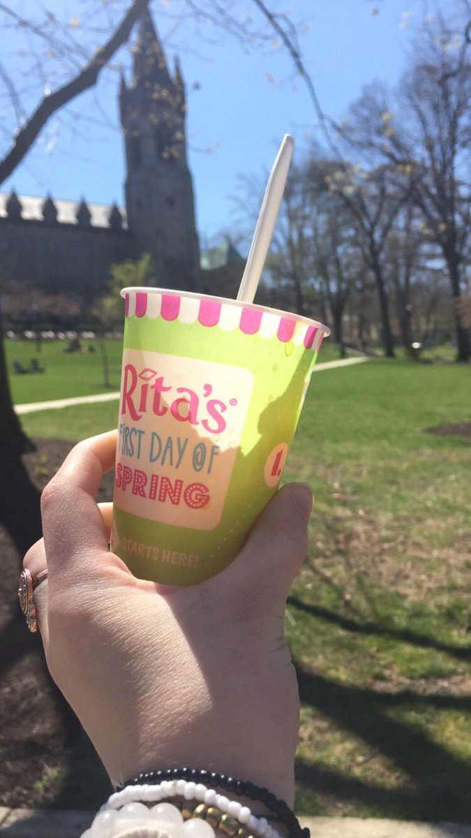 megaroni140's tweet photo. Free @RitasItalianIce on the UC lawn when you sign up for #LehighDM !!๐ง๐ https://t.co/b6WbEJ3tzo