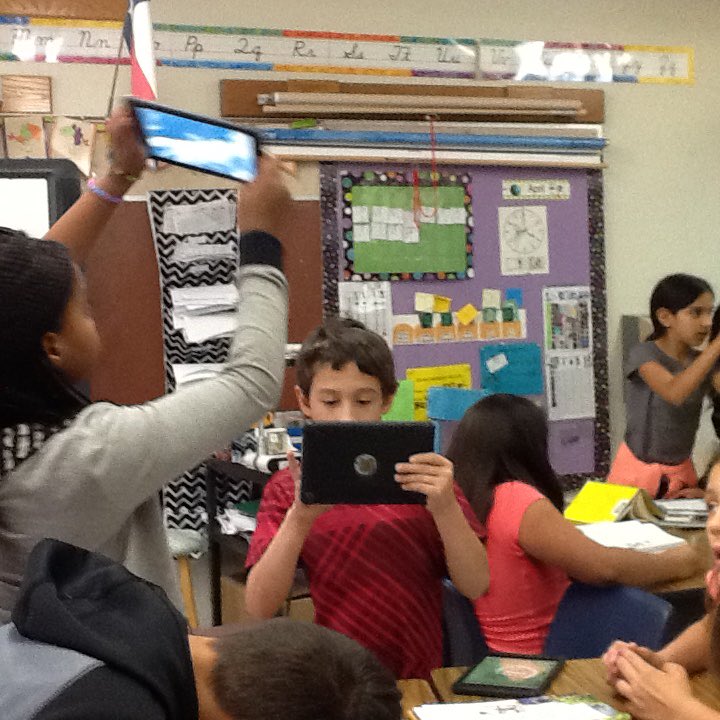 MrsAtnip's tweet photo. Taking a virtual field trip to the lost Incan city of Machu Picchu during our reading! #techhook #seabes @ReneaKern https://t.co/Q9JhXPQnqg