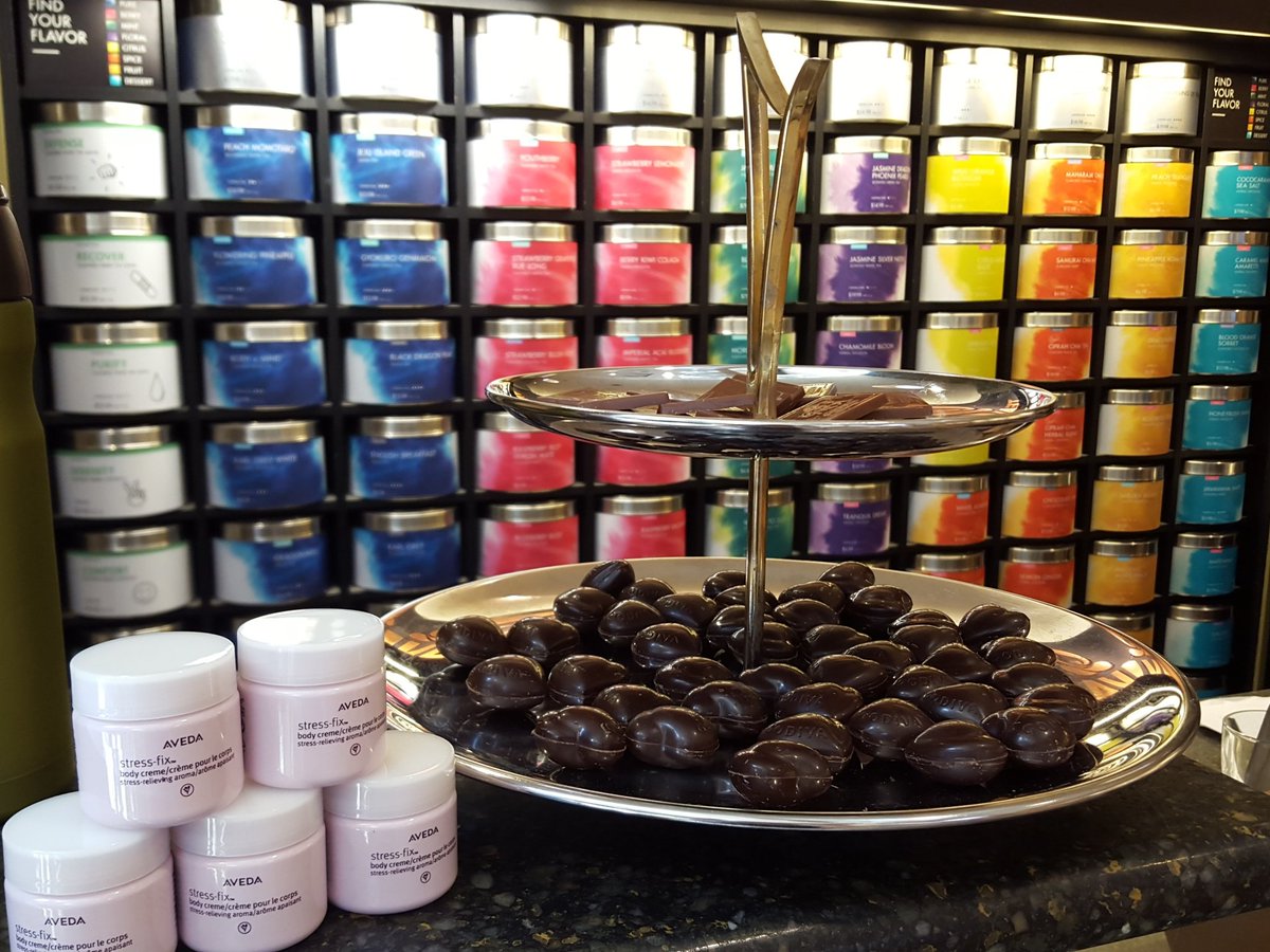 TeavanaMadison's tweet photo. Thanks for supporting our event!  We love you guys!! #Aveda #Godiva https://t.co/zuFjWxlSIM