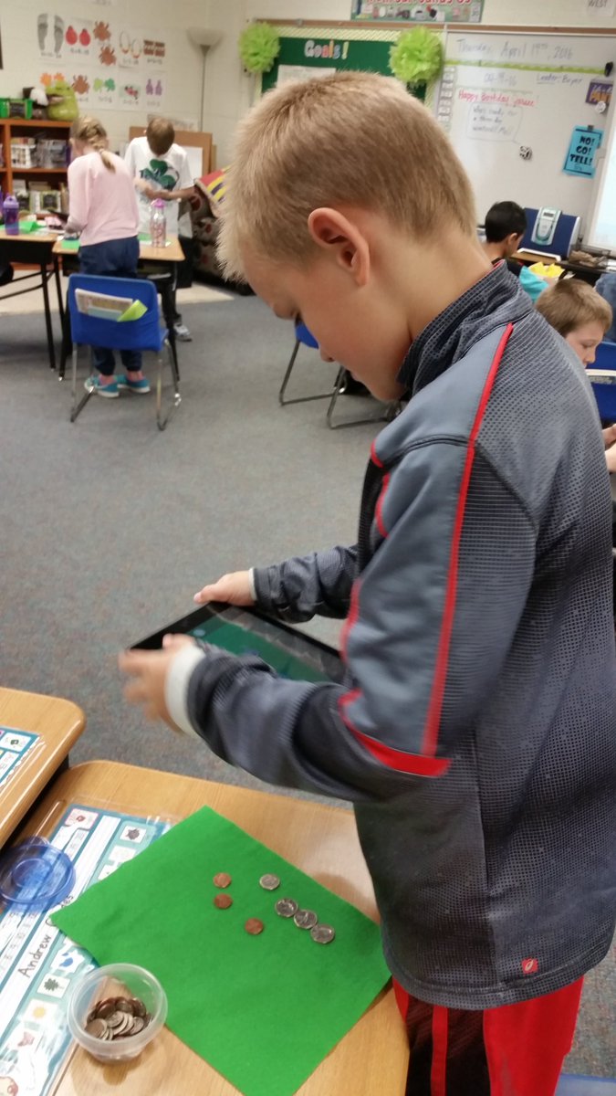 Hansen2ndGrade's tweet photo. Today was our day for @nearpod and we LOVED it. Getting to take pictures was our favorite!  #coincountingmachines https://t.co/vJMTkUb66L