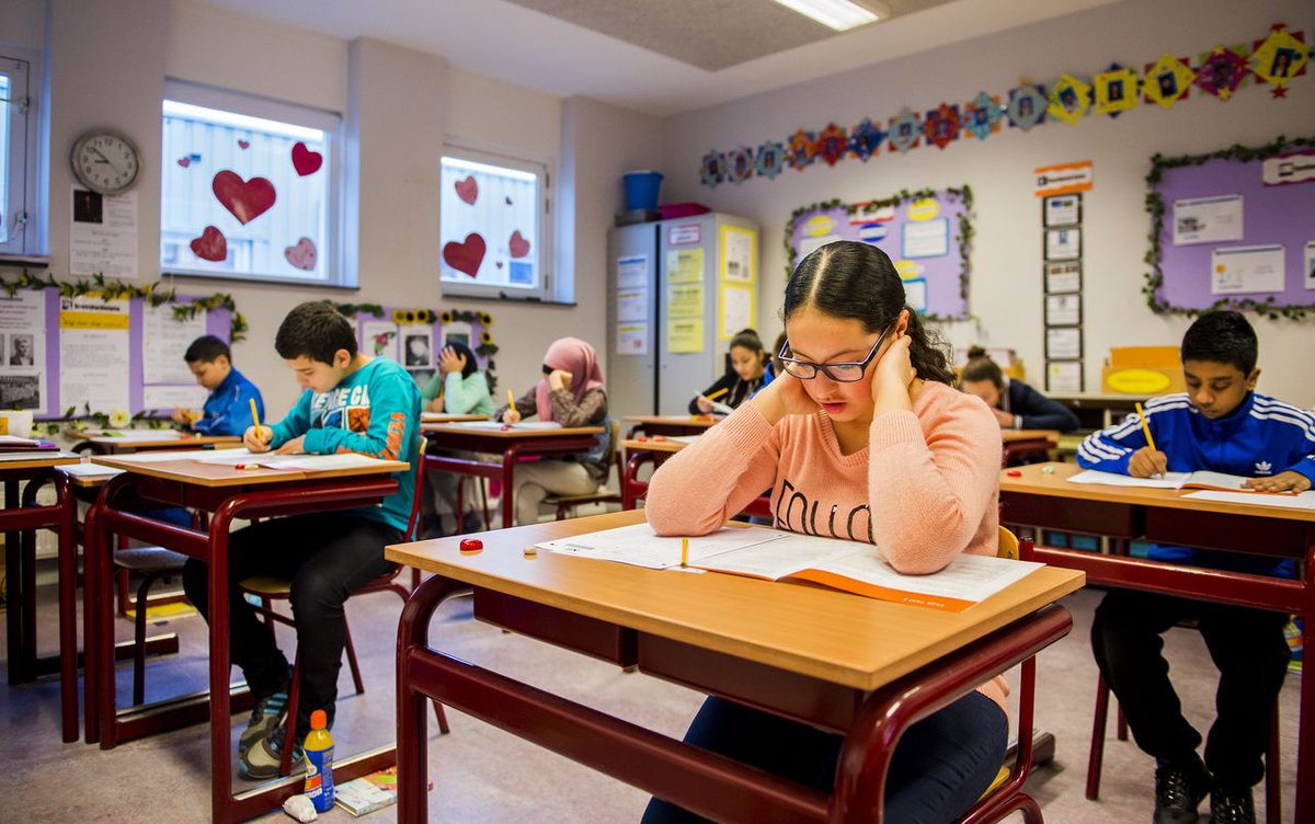 nrc's tweet photo. Citotoets moet weer  grotere rol gaan spelen bij schoolkeus https://t.co/KH483lEAjM https://t.co/rhJFLZqRha