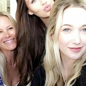 xBrianaUpdates's tweet photo. Oh,babies! @1beachgirlTammi @realbjungwirth @olivia_leverenz https://t.co/4j1gxWJaDv