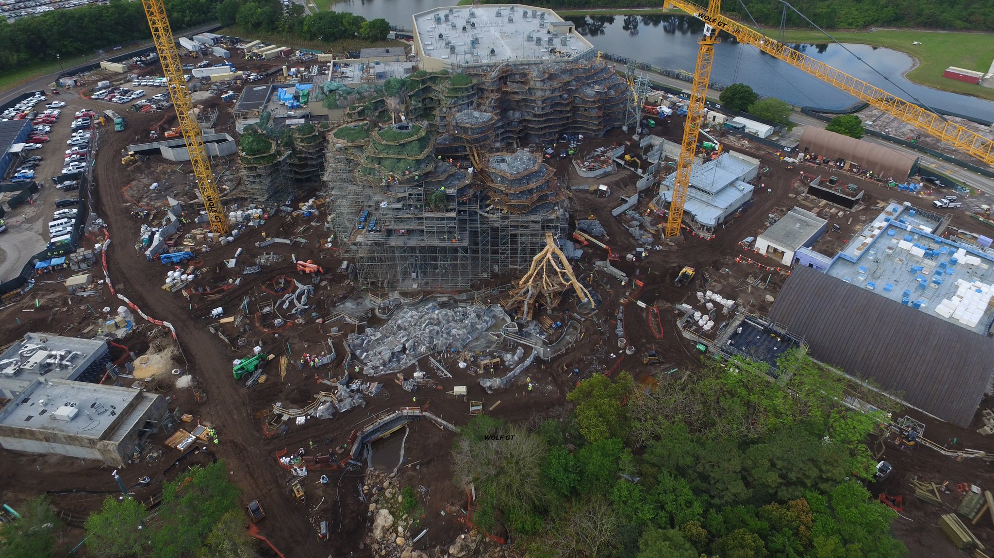 CgBe7ezVAAAIe-e.jpg:large