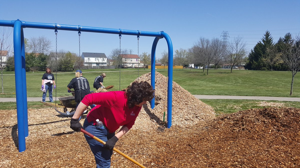 cindy_peebles's tweet photo. #roadtoremarkable #roadtoremarkable mulch. Mulch and more mulch https://t.co/HM8ISvhYbl