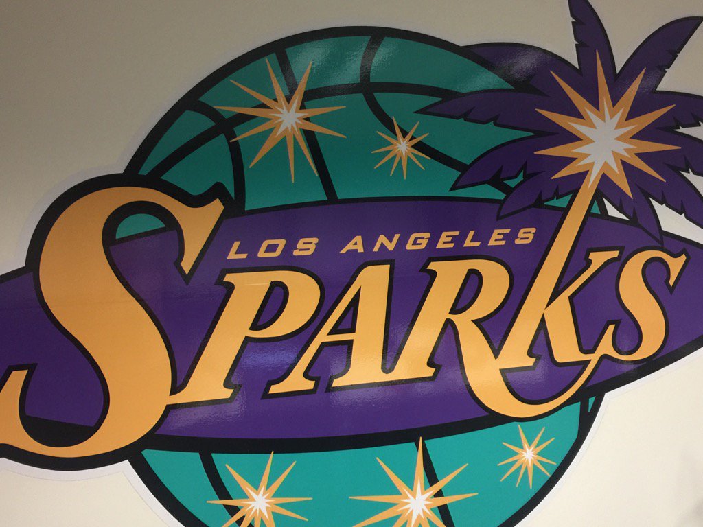 Los Angeles Sparks <a href="/LA_Sparks/">La famille Sparks</a> ready for today's <a href="/WNBA/">WNBA</a> draft! Look forward to future WNBA players! #WNBA #WNBADraft