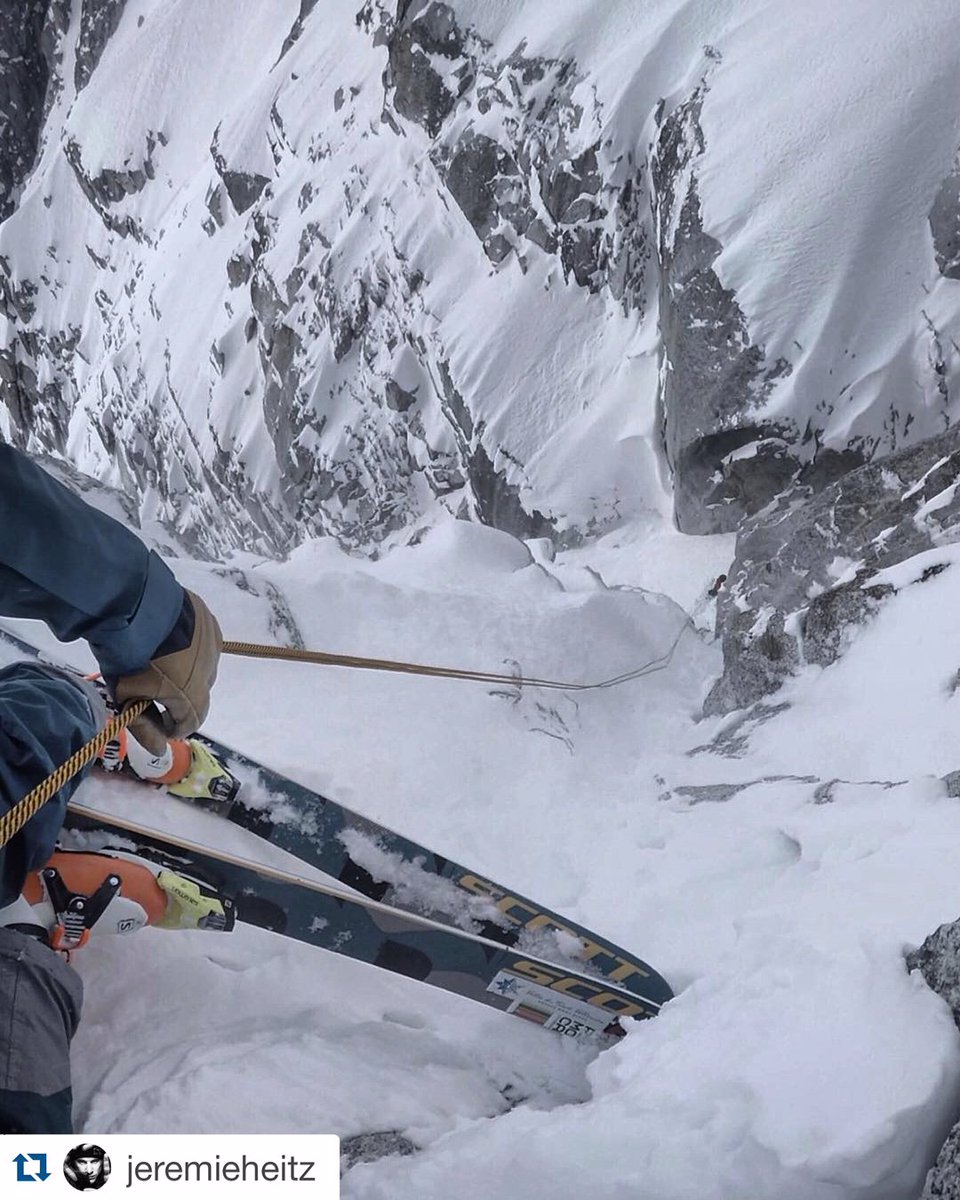 casttouring's tweet photo. @casttouring athlete Jérémie Heitz accessing a couloir after a few big turns. It seems the 'second' season is ON! https://t.co/jimjsDIgES