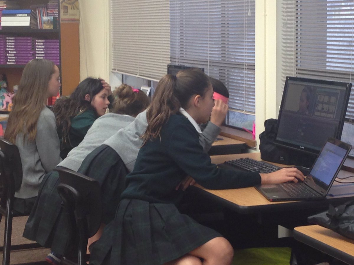 ForestRidgeMS's tweet photo. Video production students work hard at editing their creations with pro software. #gr6 #GetCreativeWithTech https://t.co/U7YMovGip2